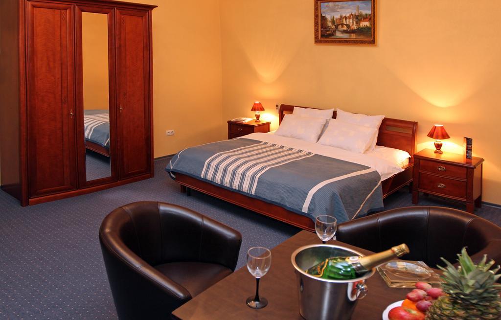 Platinum Hotel Zaporizhia Extérieur photo
