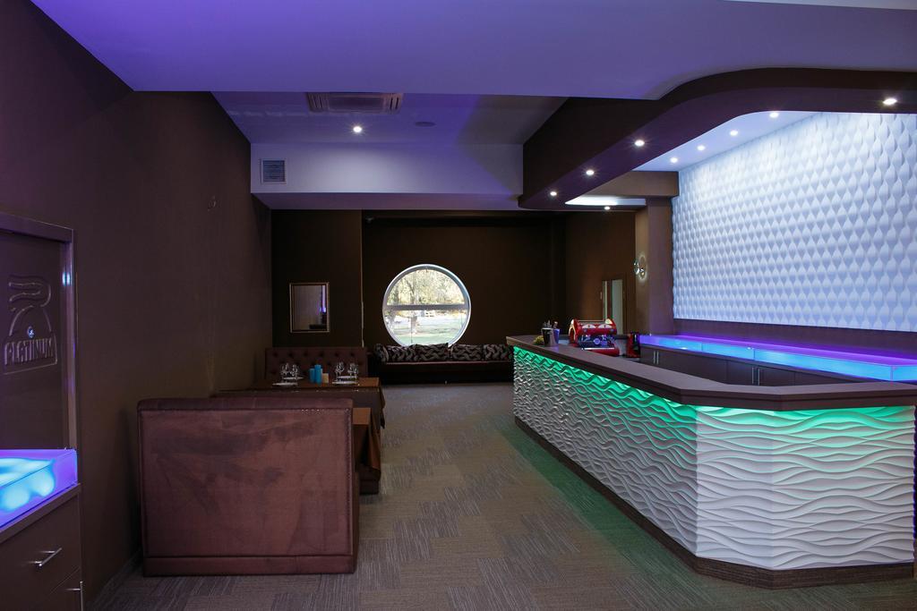Platinum Hotel Zaporizhia Extérieur photo