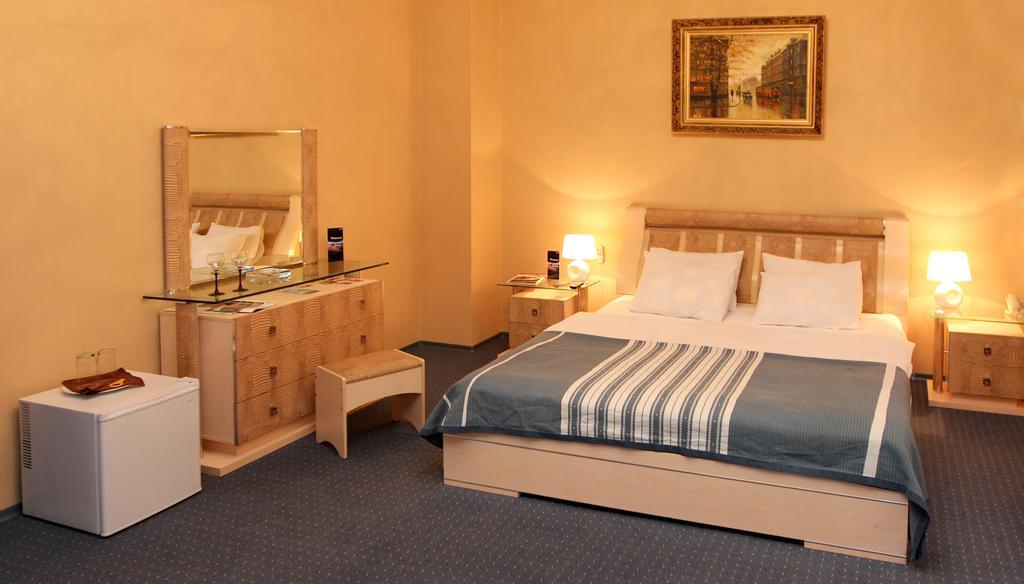 Platinum Hotel Zaporizhia Extérieur photo