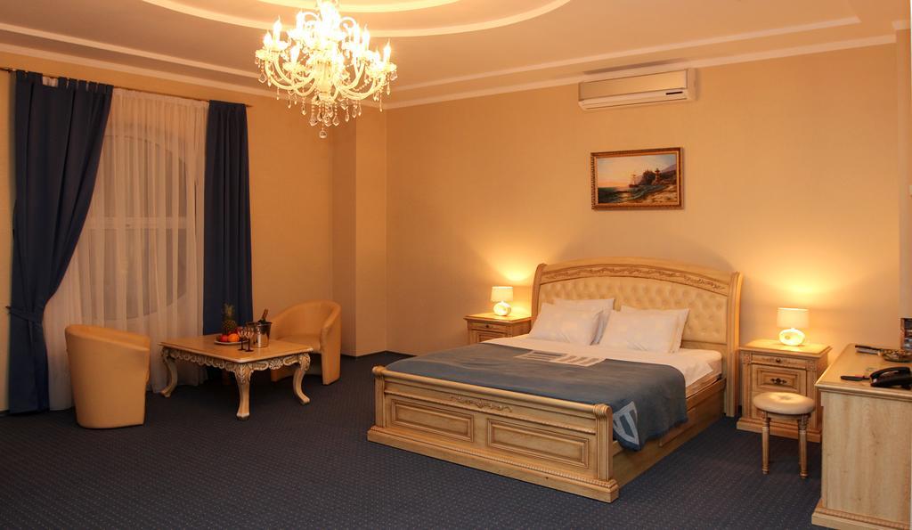 Platinum Hotel Zaporizhia Extérieur photo