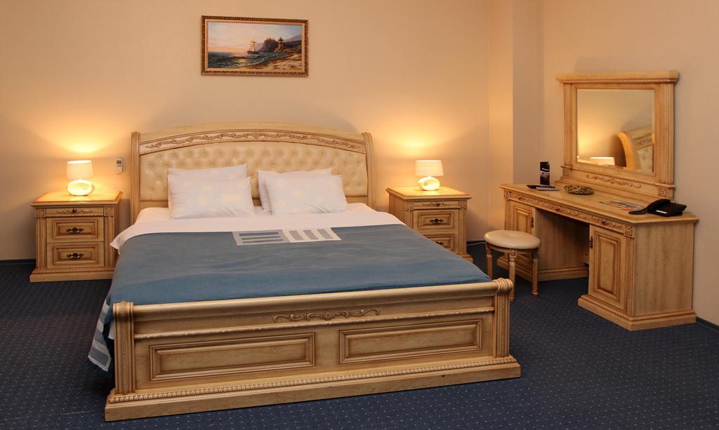 Platinum Hotel Zaporizhia Extérieur photo